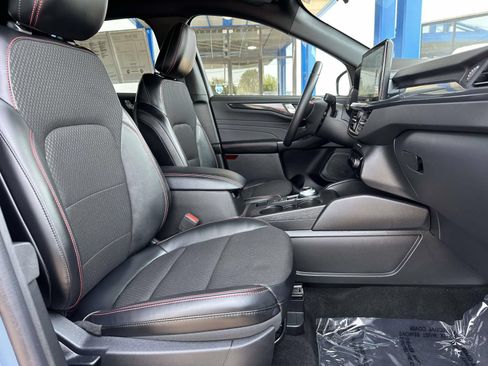 Used 2025 Ford Escape ST-Line w/ Tech Pack #1 AWD/4WD image 29