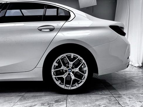 Used 2025 BMW 330i xDrive Sedan w/ Convenience Package image 11