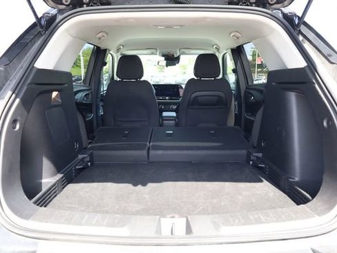 Used 2025 Chevrolet TrailBlazer LT AWD/4WD image 32