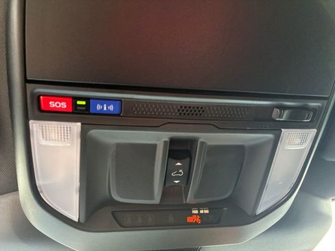 Used 2025 Subaru Forester Premium w/ Convenience Package #1 image 12