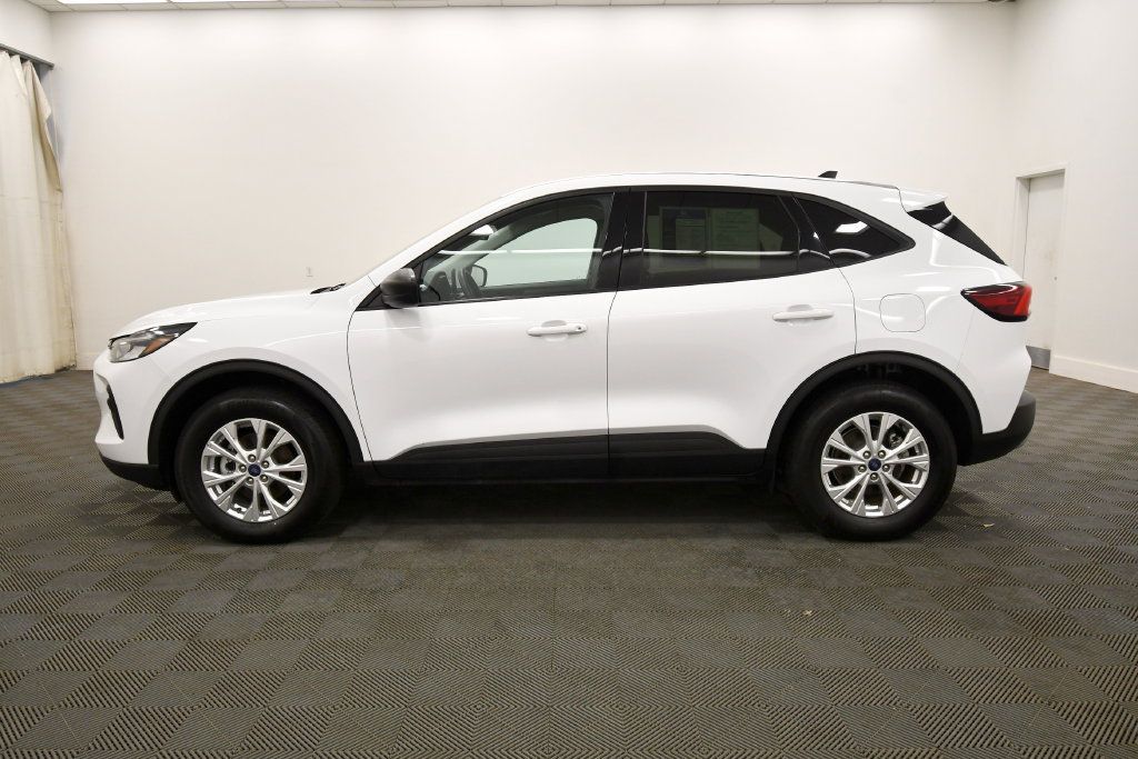 Used 2025 Ford Escape Active AWD/4WD image 4