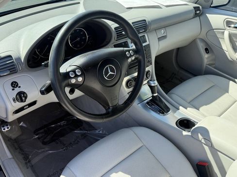 Used 2006 Mercedes-Benz C 230 Sedan image 9