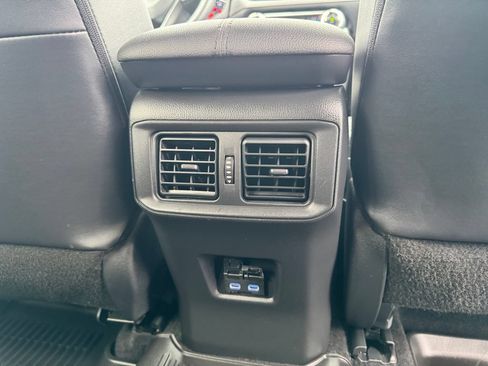 Used 2022 Toyota RAV4 XLE Premium AWD/4WD image 15