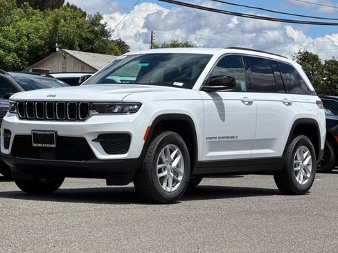 New 2026 Jeep Grand Cherokee Laredo AWD/4WD image 7