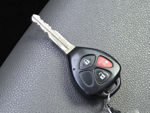 Used 2014 Toyota 4Runner SR5 Premium AWD/4WD image 33