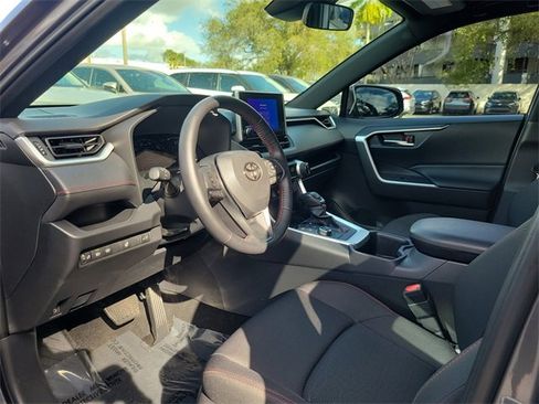 Used 2025 Toyota RAV4 SE image 10