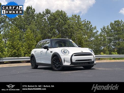 Used 2024 MINI Cooper 4-Door Hardtop FWD image 1