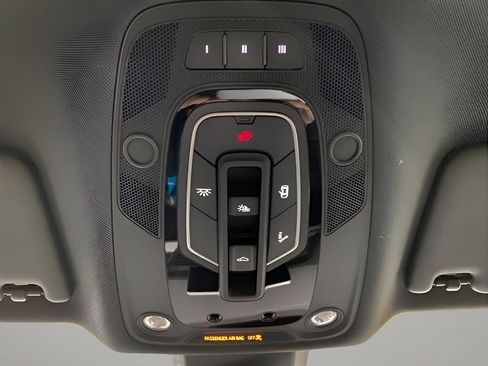 Used 2018 Audi SQ5 Premium Plus w/ Navigation Package AWD/4WD image 16