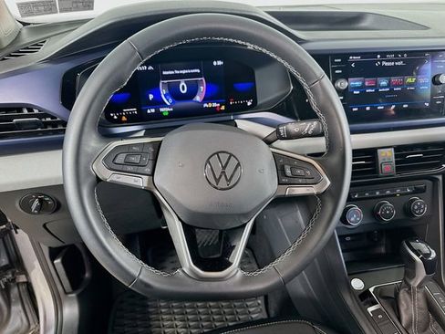 Used 2022 Volkswagen Taos SE image 18