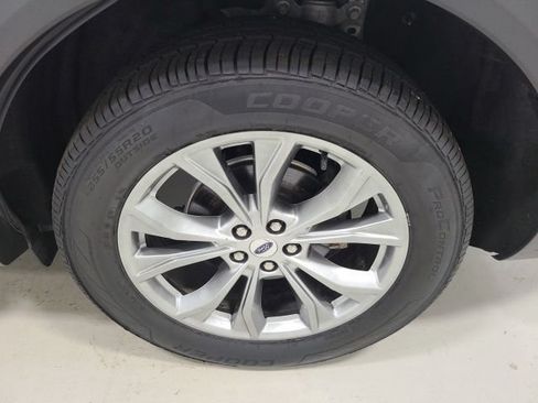 Used 2021 Ford Explorer XLT w/ Equipment Group 202A AWD/4WD image 39