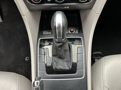 Used 2017 Volkswagen Passat 1.8T R-Line FWD image 20