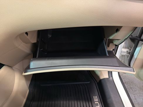 Used 2016 Nissan Rogue SL w/ SL Premium Package image 24