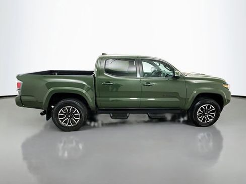 Used 2022 Toyota Tacoma TRD Sport image 8