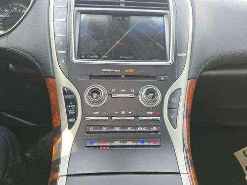 Used 2018 Lincoln MKX Reserve w/ Driver Assistance Package AWD/4WD image 17