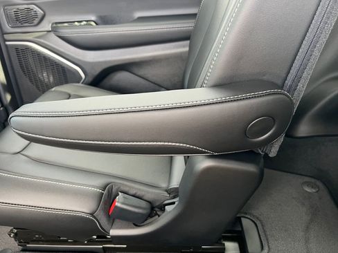 New 2026 Jeep Grand Cherokee L Limited image 25