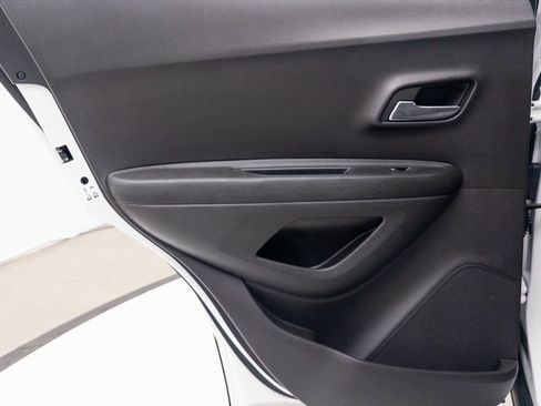 Used 2016 Chevrolet Trax LT w/ LT Convenience Package image 25