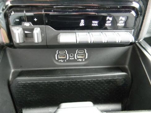 Used 2020 RAM 1500 Laramie w/ Sport Appearance Package AWD/4WD image 16
