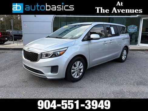 Used 2018 Kia Sedona L image 1
