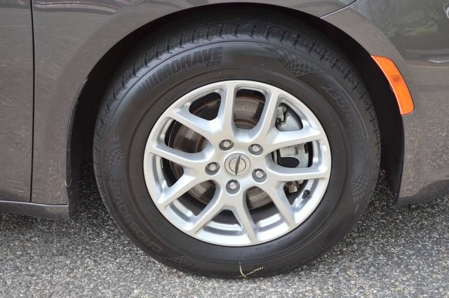 Used 2023 Chrysler Pacifica Touring-L FWD image 10
