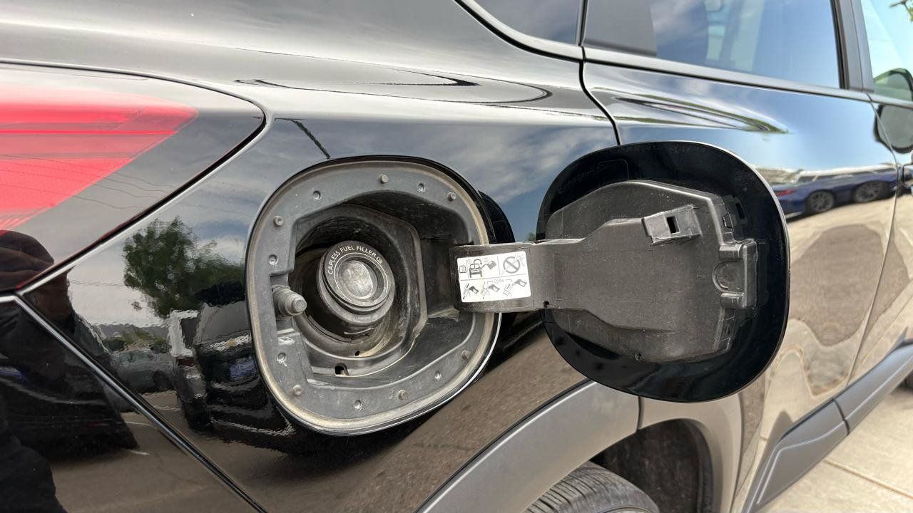 Used 2025 Nissan Rogue SV FWD image 5