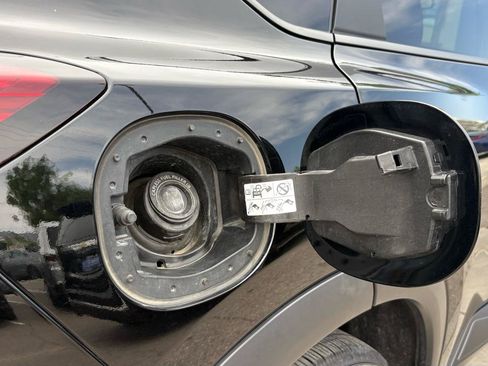 Used 2025 Nissan Rogue SV FWD image 5