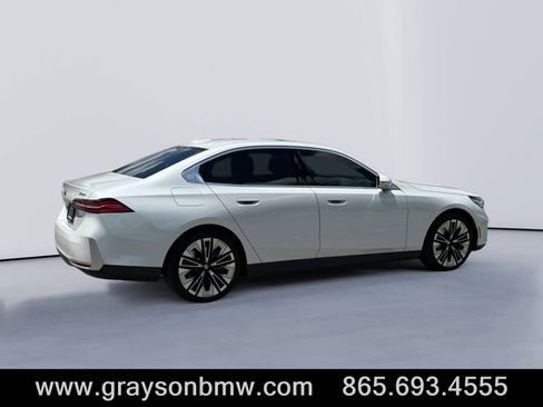 Used 2026 BMW 540i xDrive AWD/4WD image 3