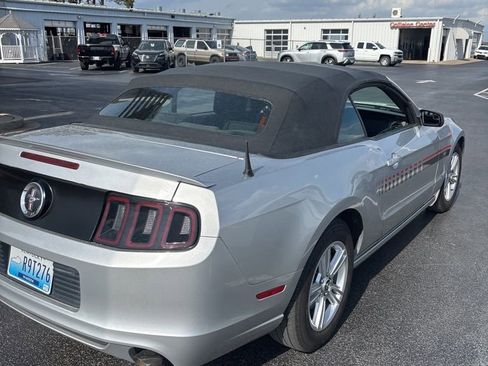 Used 2013 Ford Mustang Convertible image 3