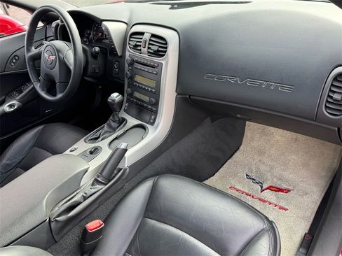 Used 2005 Chevrolet Corvette Coupe w/ Preferred Equipment Group image 19