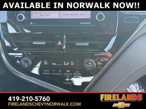 Used 2024 Toyota Camry SE image 19