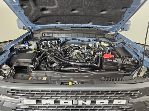 Used 2024 Ford Bronco Badlands image 9