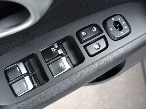 Used 2018 Kia Soul + image 27