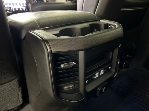 Used 2025 RAM 2500 Limited AWD/4WD image 37