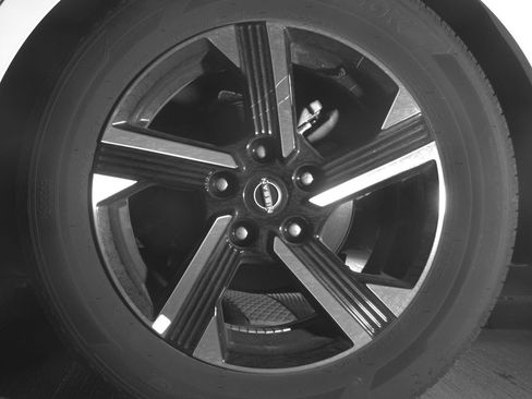 Used 2025 Nissan Sentra SV FWD image 14