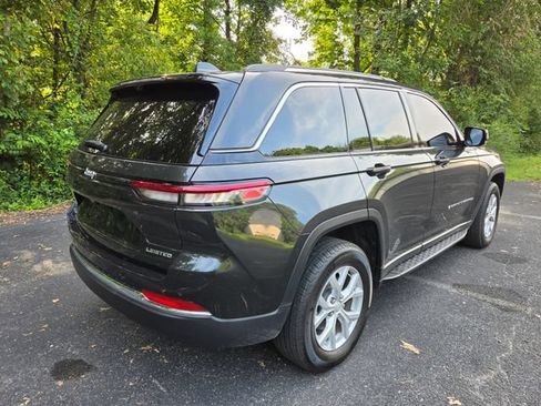 Used 2023 Jeep Grand Cherokee Limited w/ Luxury Tech Group II AWD/4WD image 7