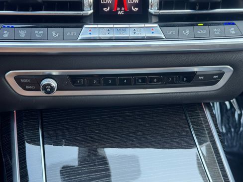 Used 2020 BMW X7 xDrive40i w/ M Sport Package AWD/4WD image 33