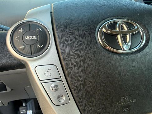 Used 2014 Toyota Prius V Three FWD image 32
