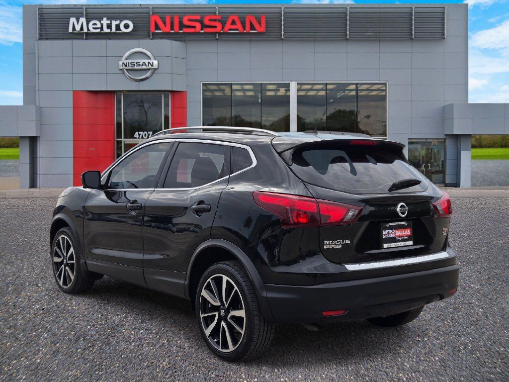Used 2018 Nissan Rogue Sport SL FWD image 4