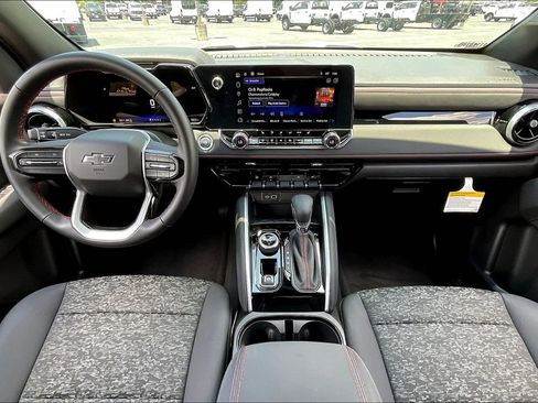 Used 2024 Chevrolet Colorado Z71 w/ Z71 Convenience Package 2 image 15