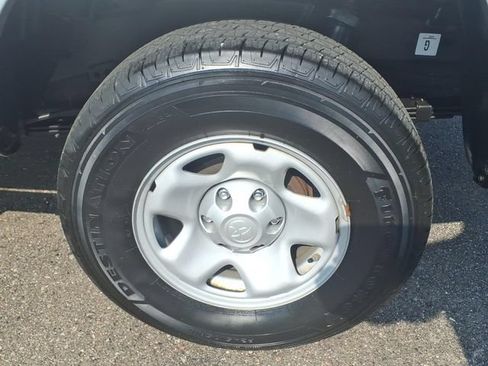 Used 2023 Toyota Tacoma SR AWD/4WD image 14