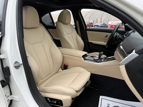 Used 2020 BMW 330i Sedan w/ Convenience Package image 16