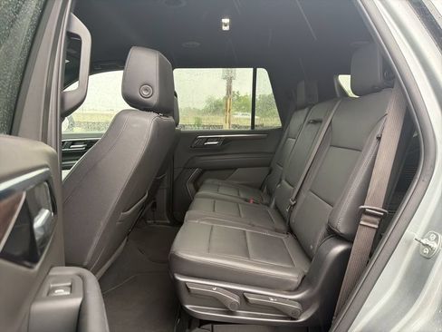 Used 2025 Chevrolet Tahoe LT RWD image 18