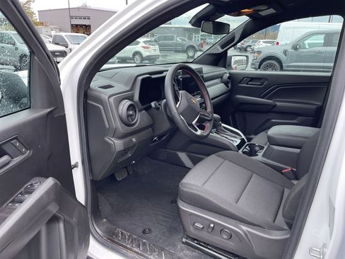 Used 2025 Chevrolet Colorado W/T w/ Advanced Trailering Package image 7