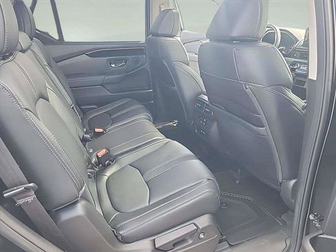 Used 2023 Honda Pilot Touring image 28