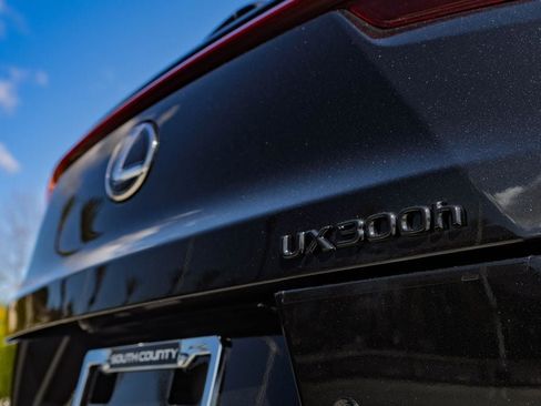 New 2026 Lexus UX 300h FWD image 9