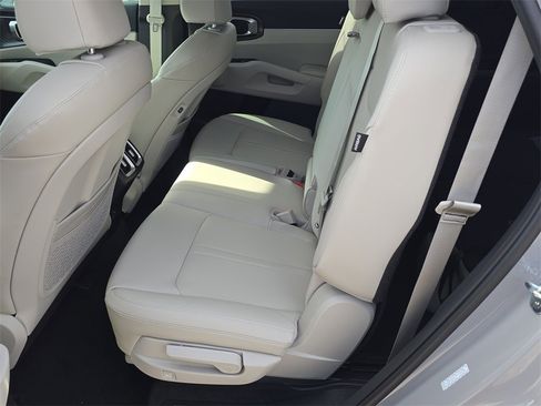 New 2026 Kia Sorento S image 18