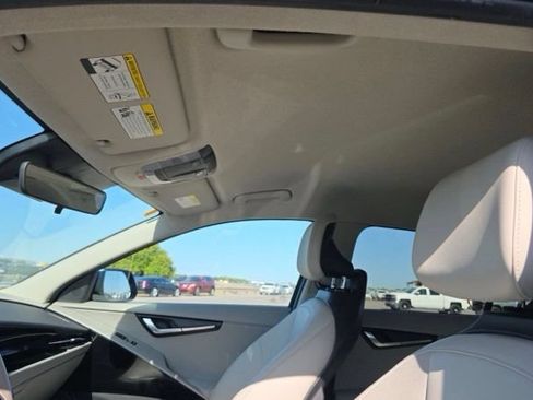 Certified 2023 Kia Niro Wind FWD image 12