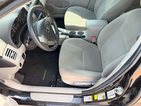 Used 2013 Toyota Corolla LE FWD image 17