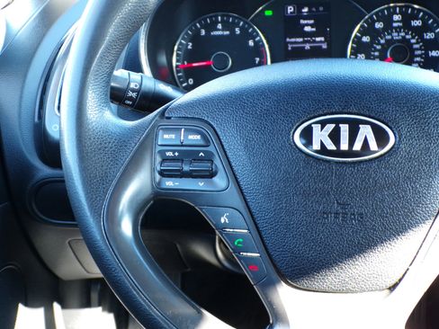 Used 2017 Kia Forte LX w/ LX Popular Package image 12