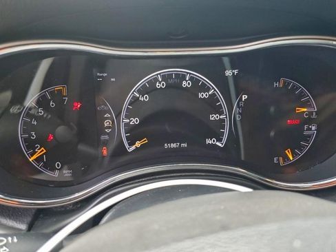 Used 2021 Jeep Grand Cherokee Laredo image 8