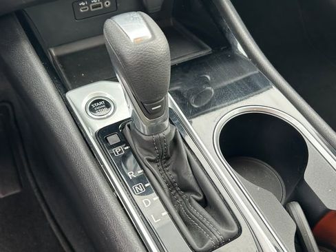Used 2024 Nissan Altima 2.5 SV FWD image 18
